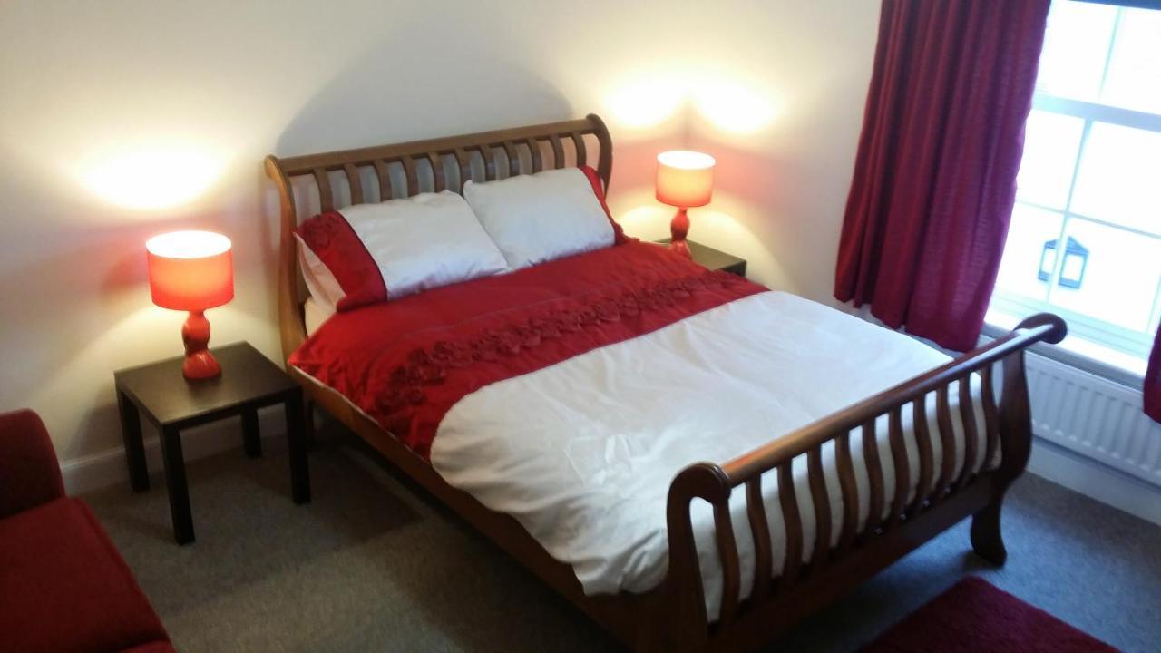 Riverbank Guest House Wiggenhall Saint Germans Esterno foto