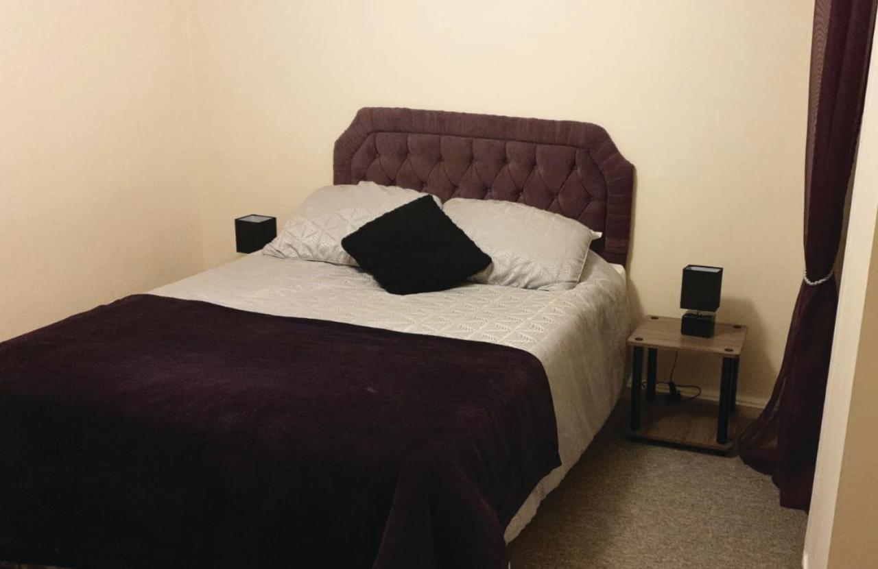 Riverbank Guest House Wiggenhall Saint Germans Esterno foto